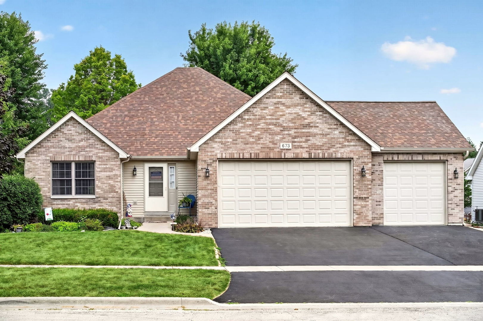 673 Bayfield Drive — photo