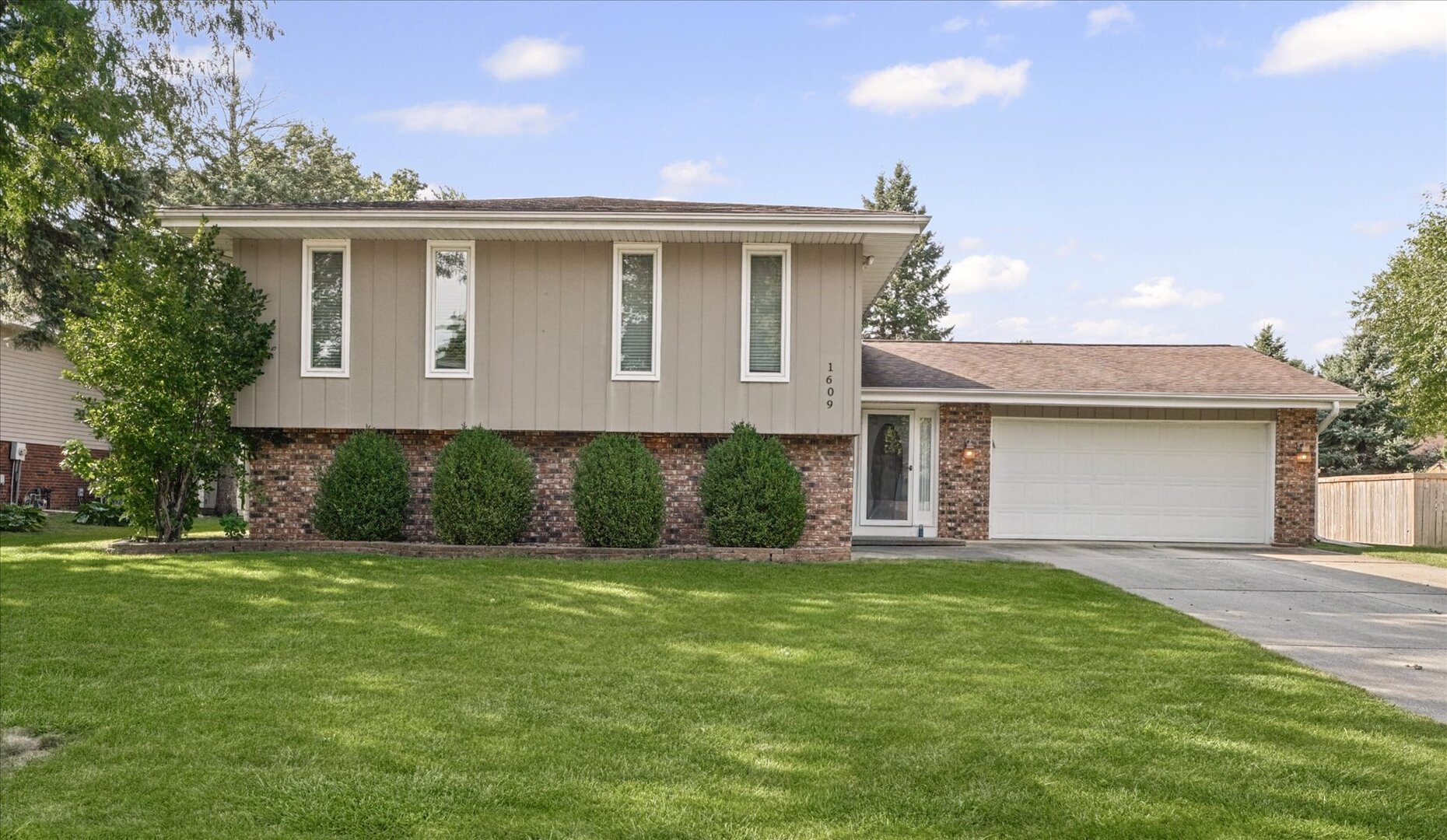 1609 Erin Drive — photo