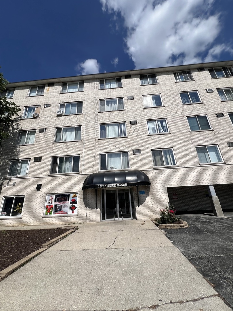 1227 S Harlem Avenue Unit 210 — photo