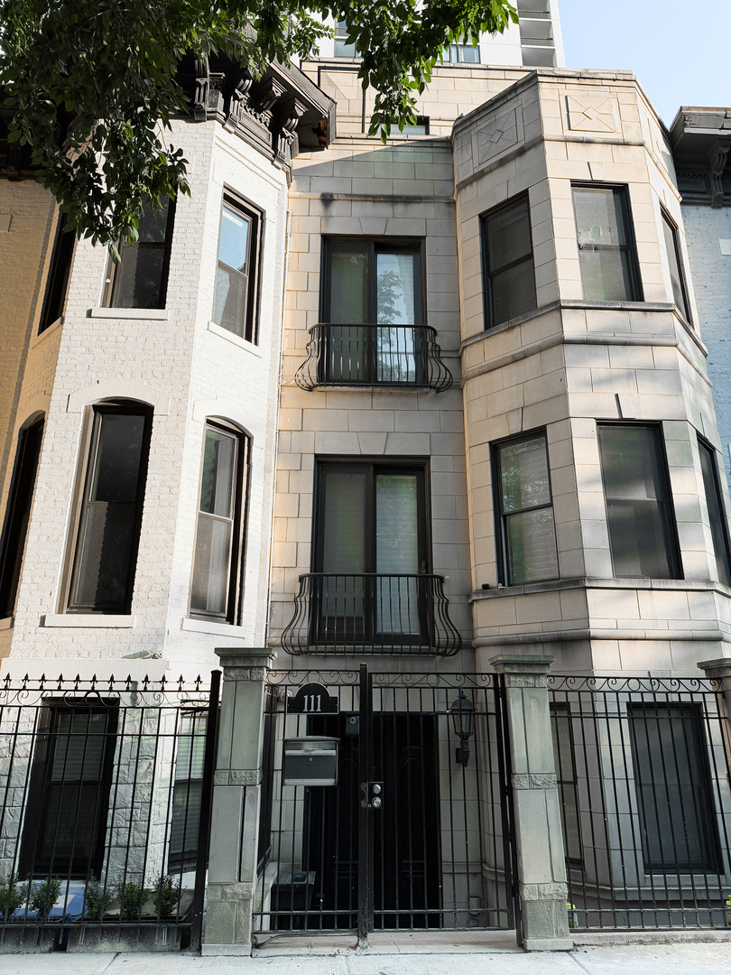 111 W Elm Street — photo