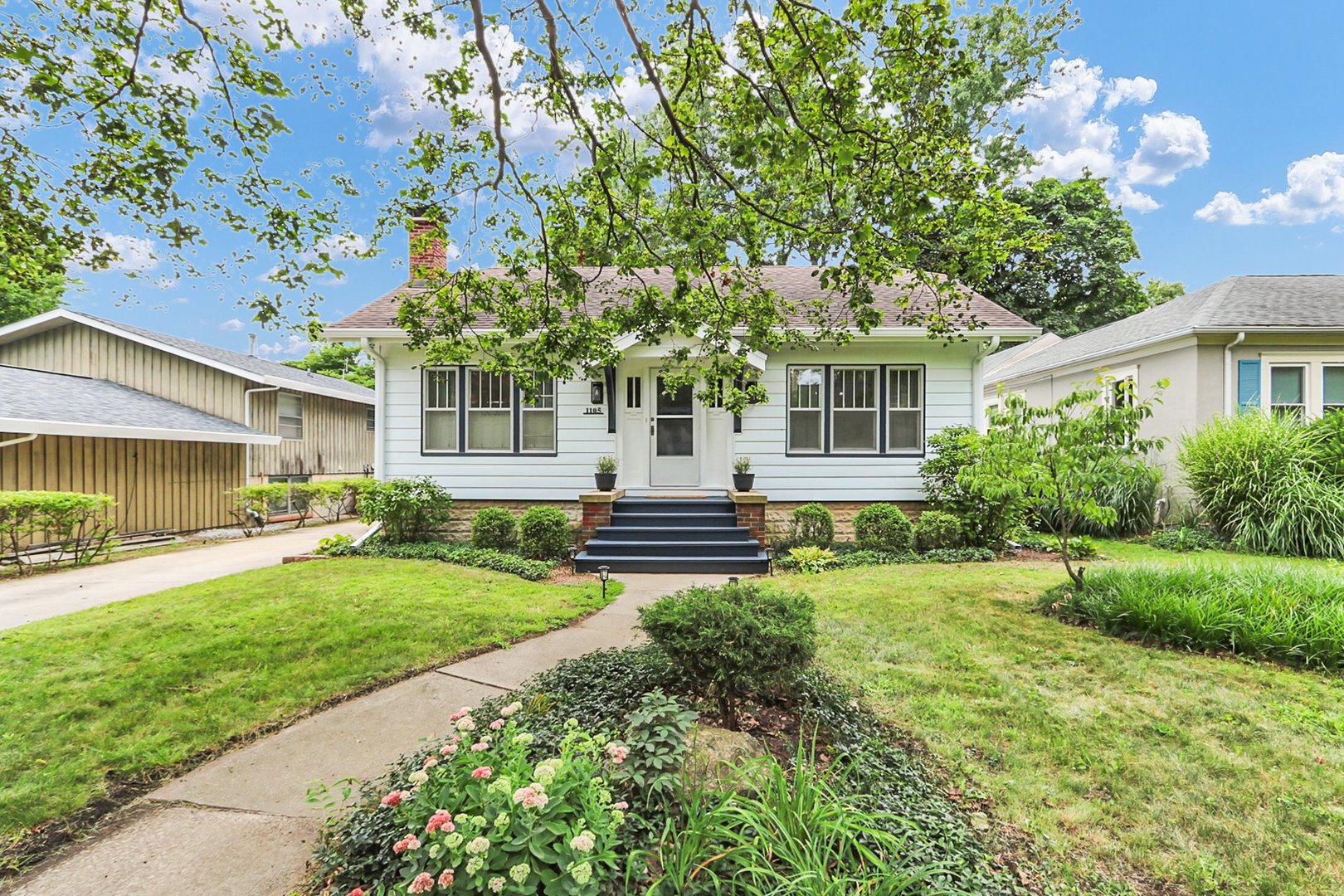 1105 W Green Street — photo