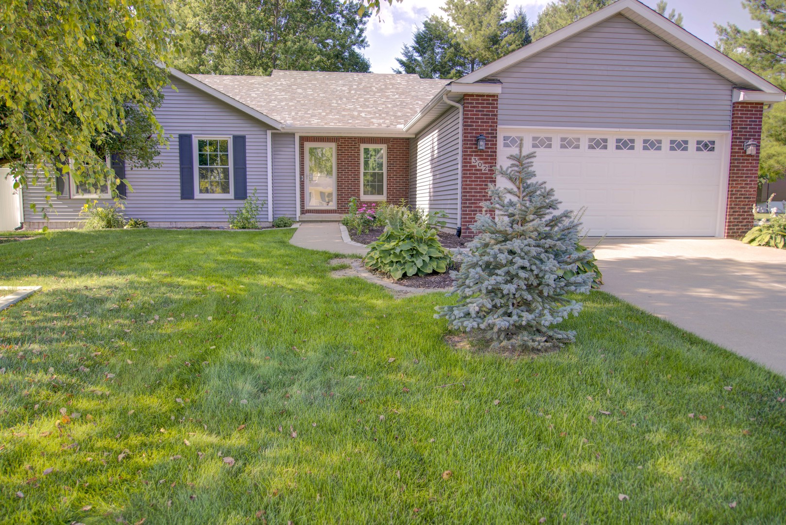 302 Pinehurst Drive, Eldridge, IA 52748 — photo 2