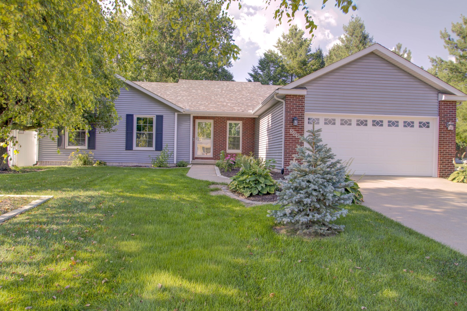 302 Pinehurst Drive, Eldridge, IA 52748 — photo 3