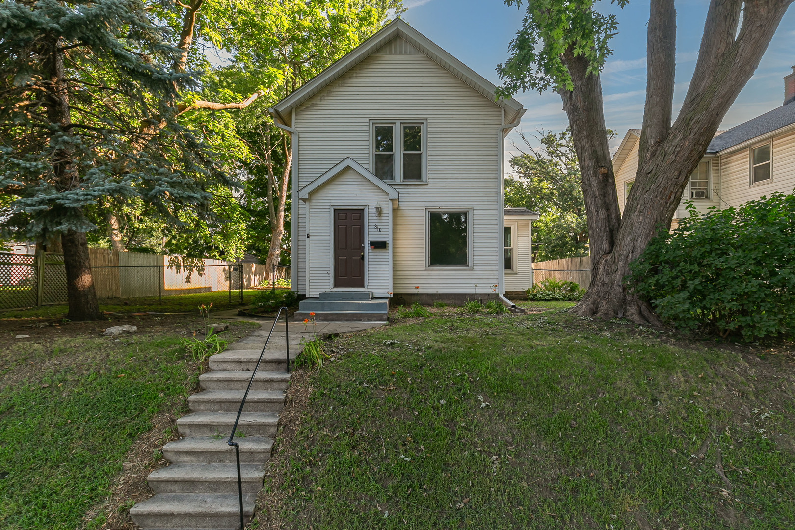 810 W 14th Street — photo