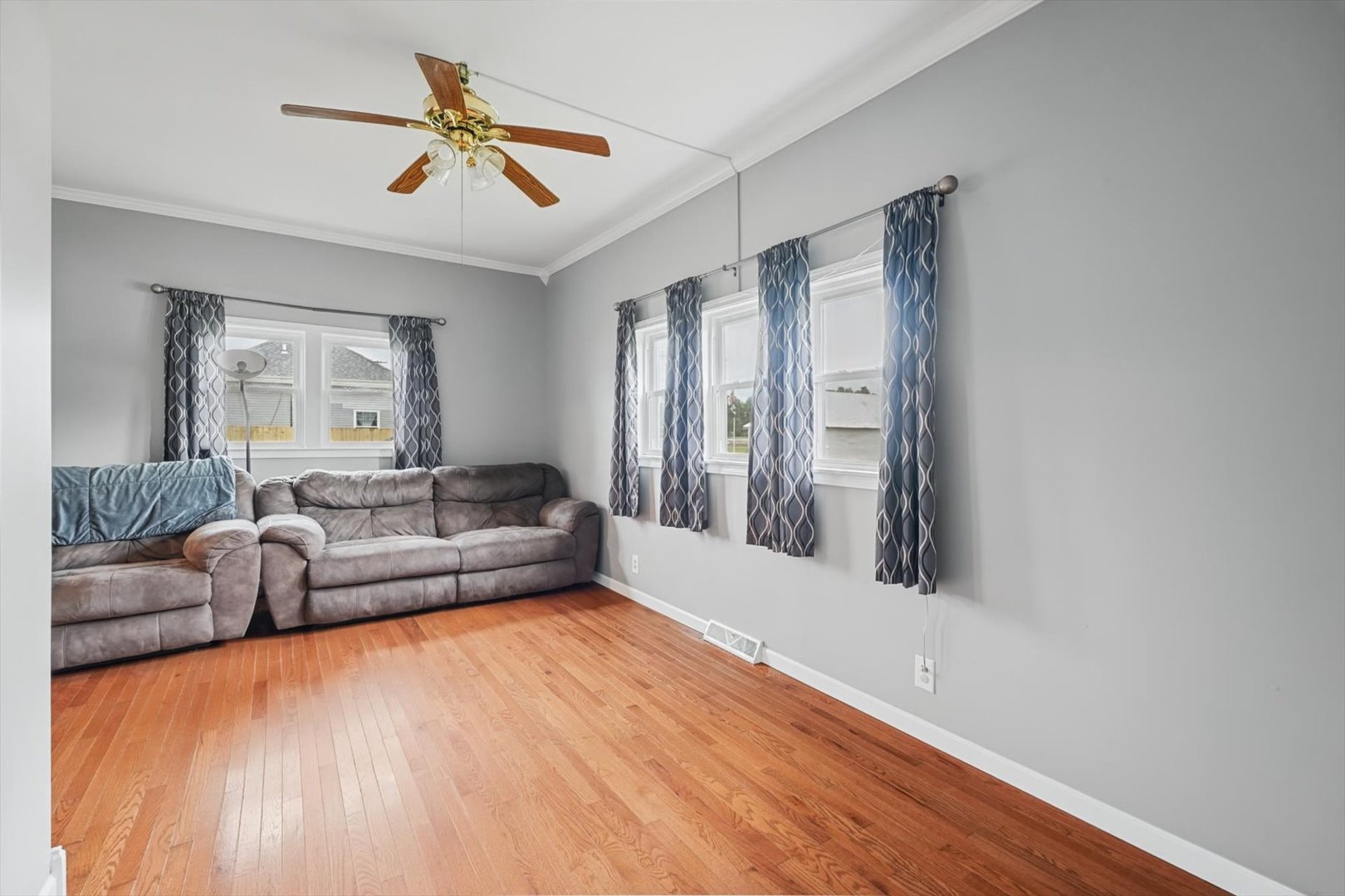 108 S Main, Arrowsmith, IL 61722 — photo 2