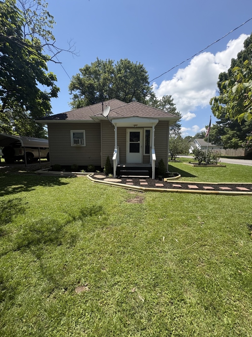709 N Locust Street — photo