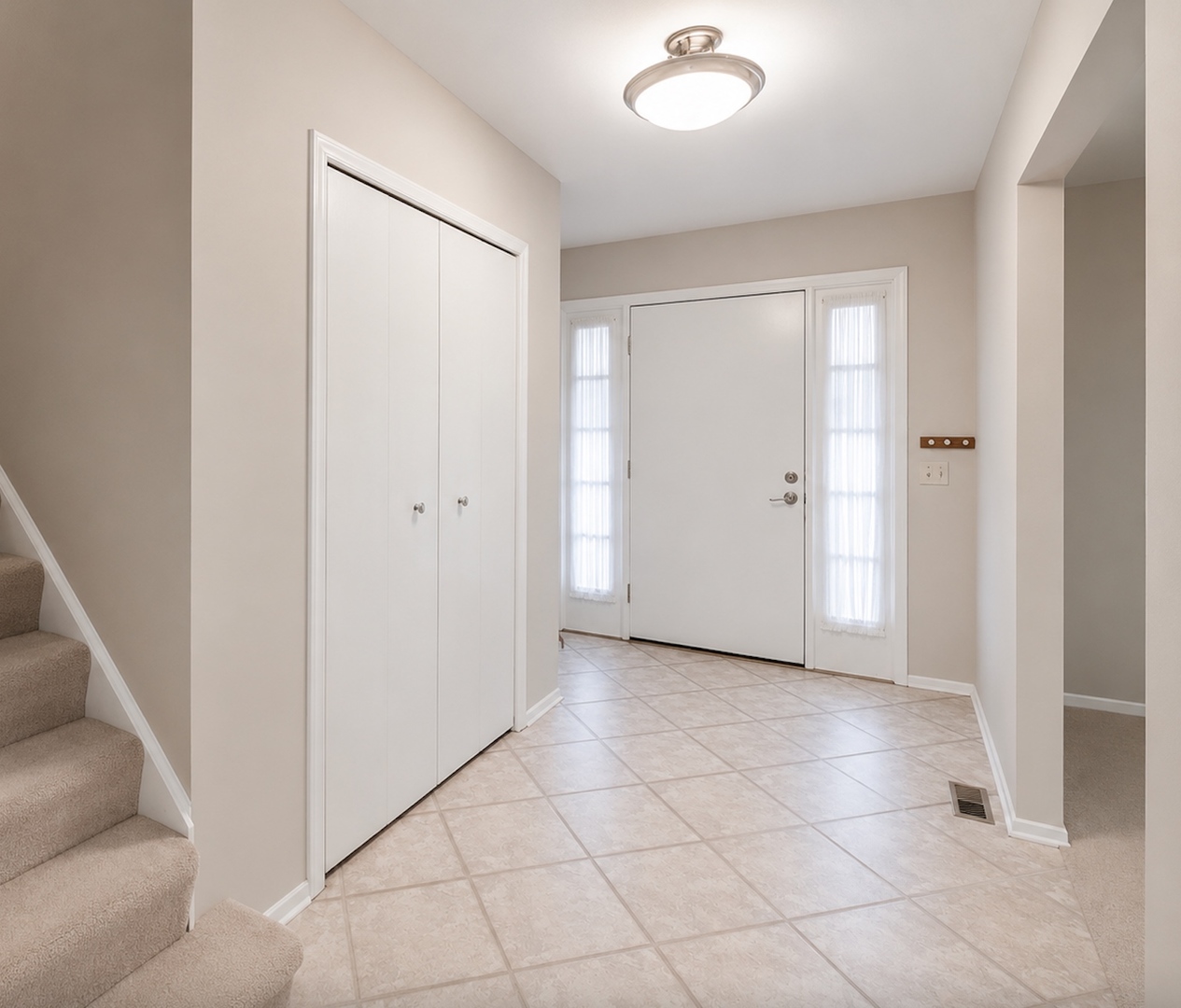633 E 8th Avenue, Naperville, IL 60563 — photo 2