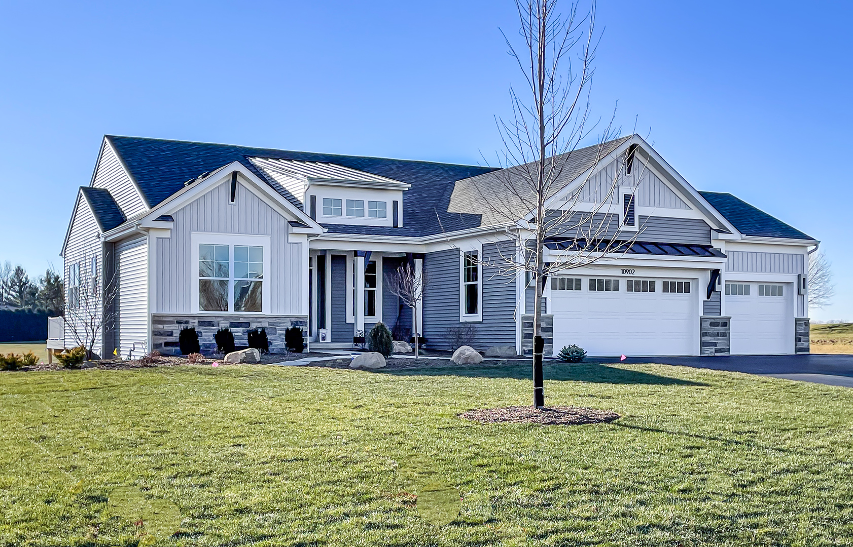 21377 W Sylvan Drive — photo