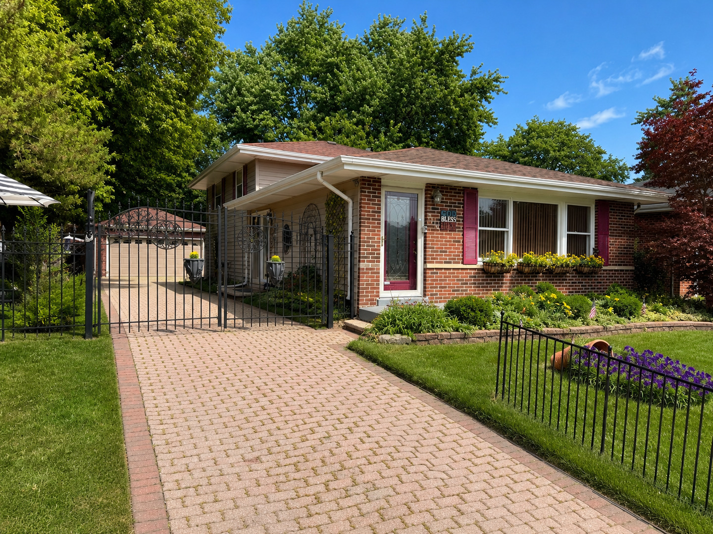 2176 N Westmoreland Drive — photo