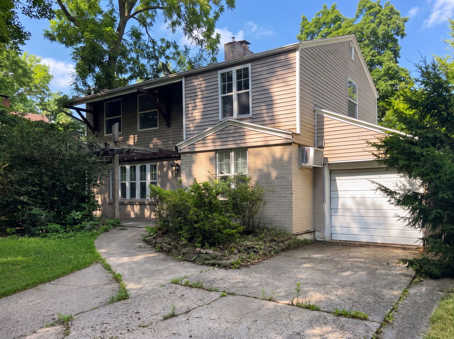 911 Foley Avenue — photo