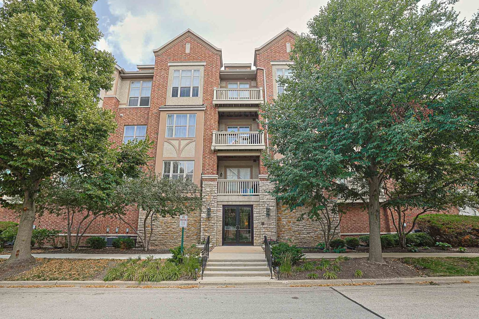 1739 Tudor Lane 308 — photo