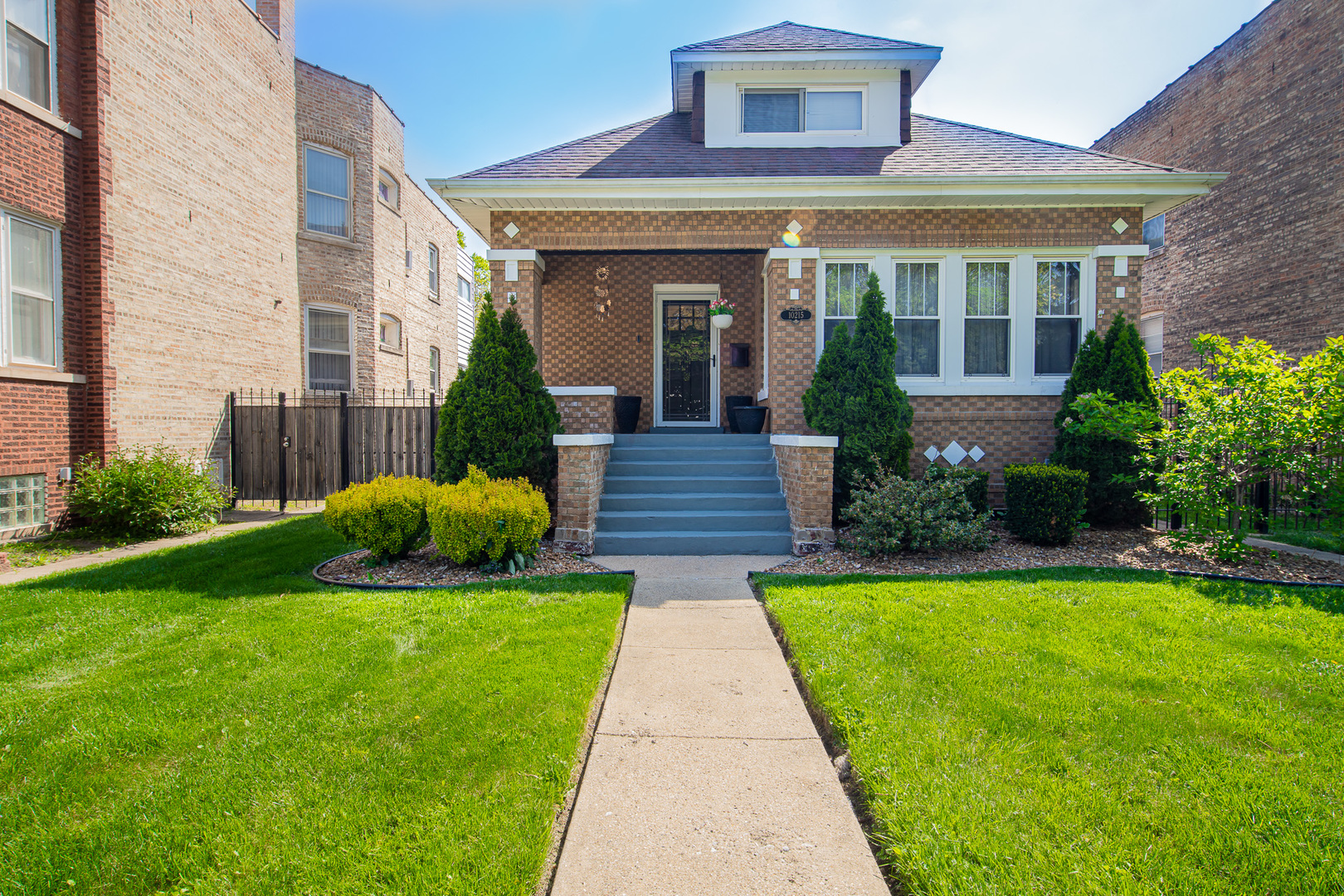 10215 S Charles Street — photo