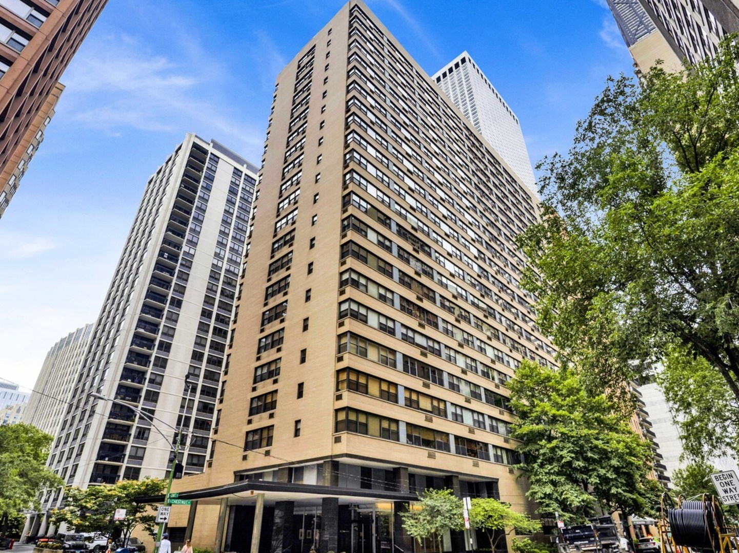 850 N DeWitt Place 7K — photo