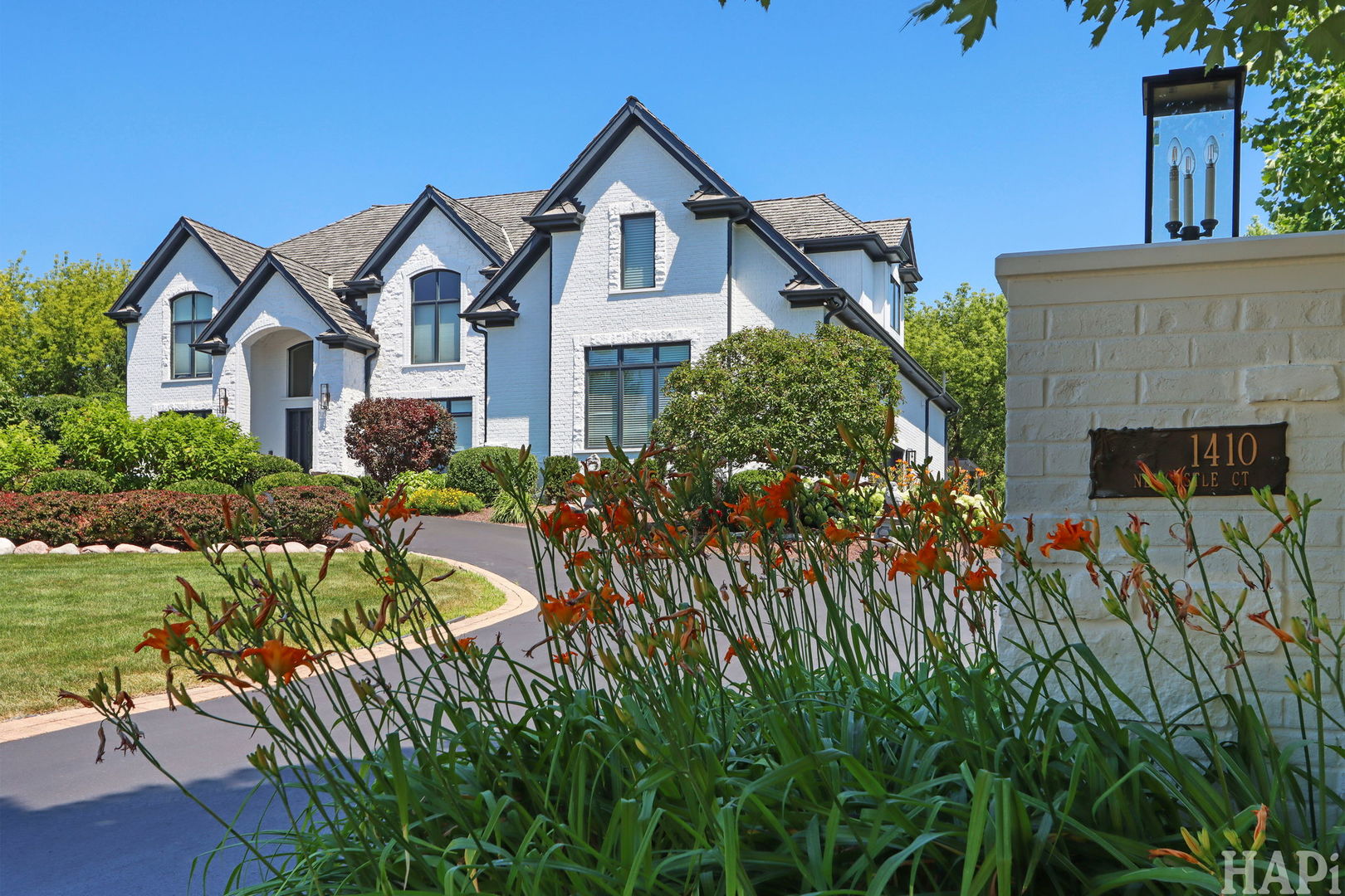 1410 W Newcastle Court — photo
