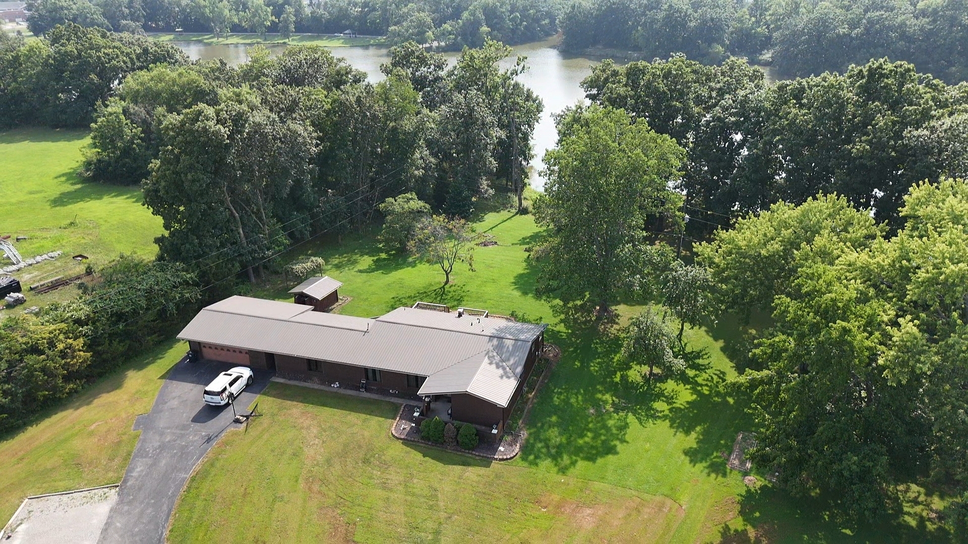 8 Lakedale Drive — photo