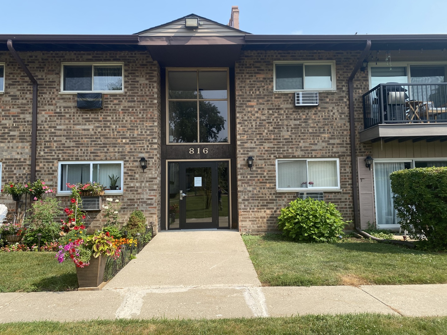 816 E Old Willow Road 209 — photo