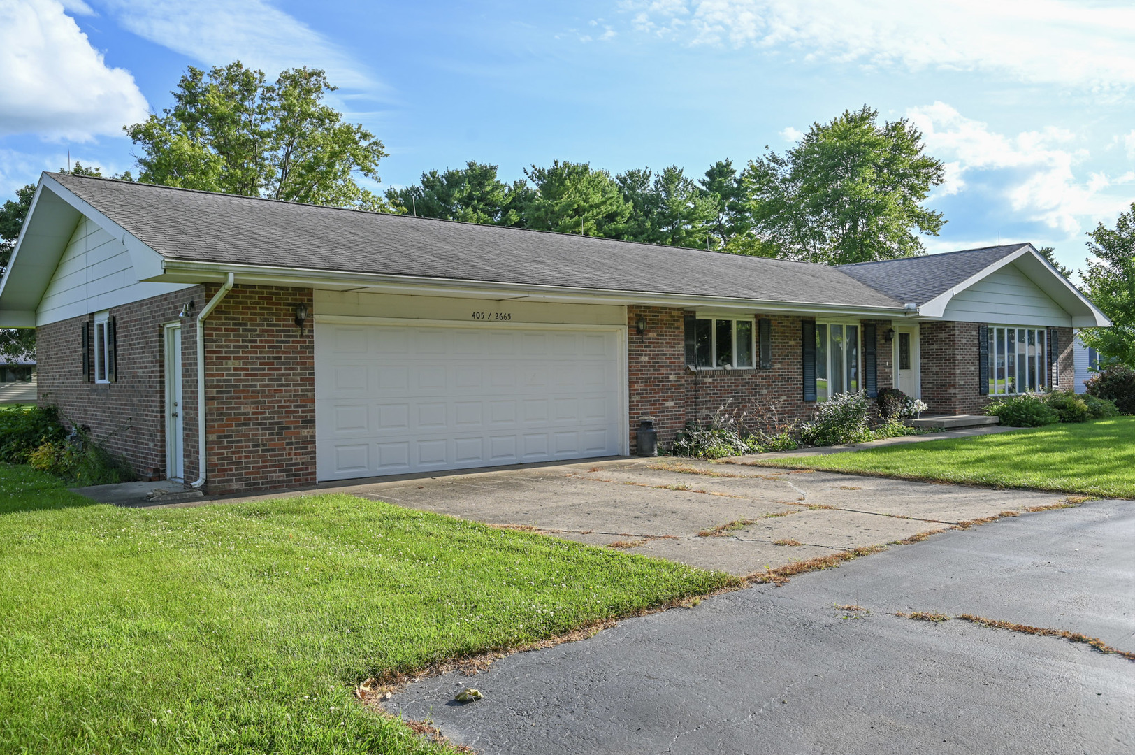 405 E Main Street, Royal, IL 61871 — photo 3