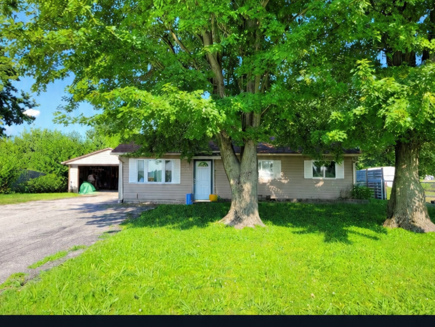 4490 Lake Drive — photo
