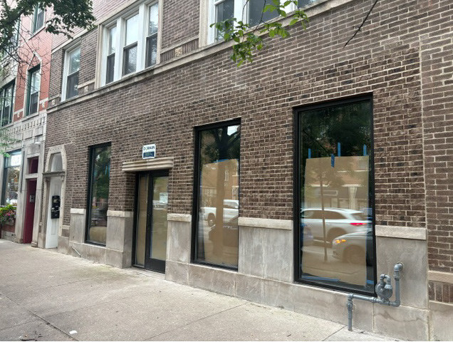 1925 W Montrose Avenue — photo