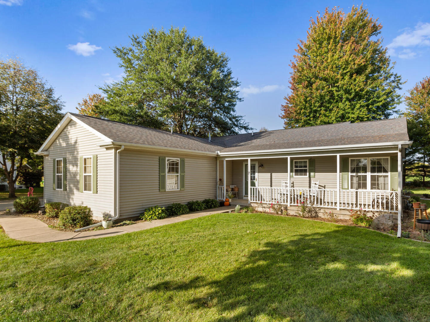 7 Sand Lake Court — photo