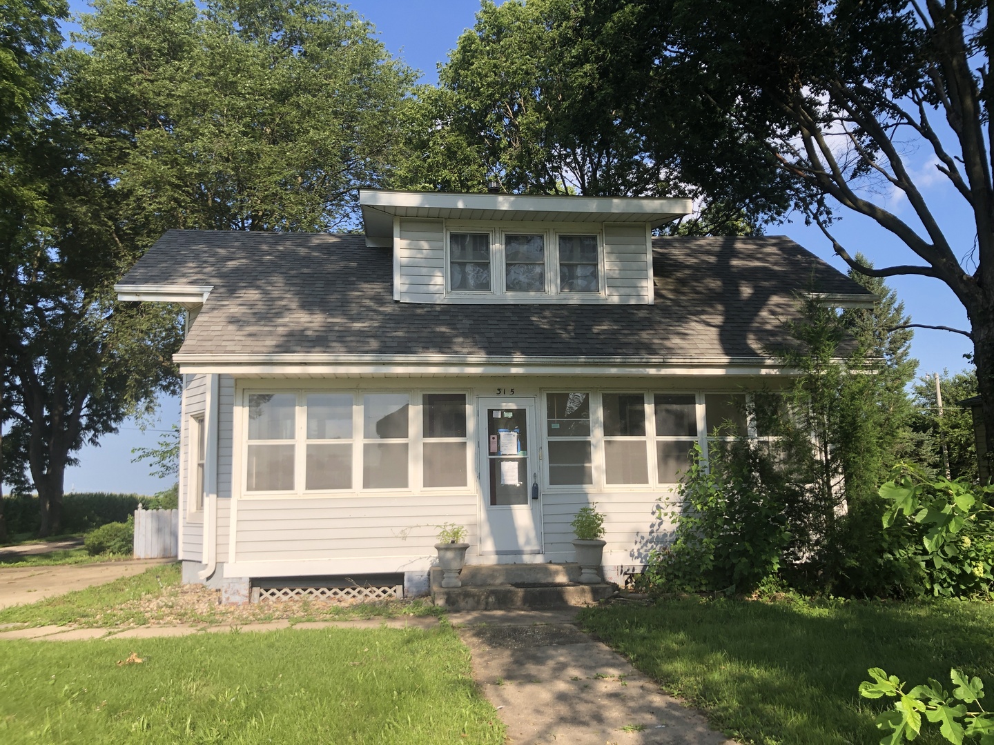 315 S Main Avenue — photo