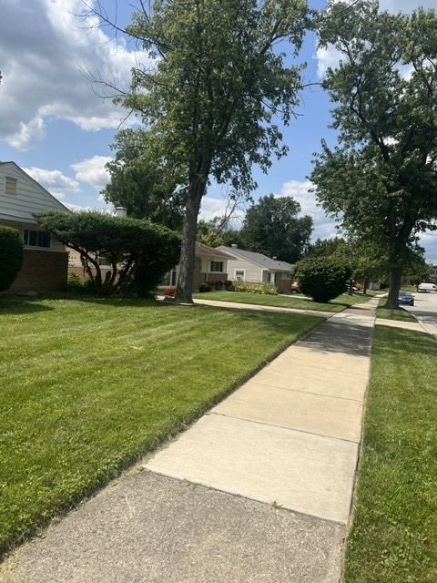 Home in Park Forest, IL 60466 — photo 2