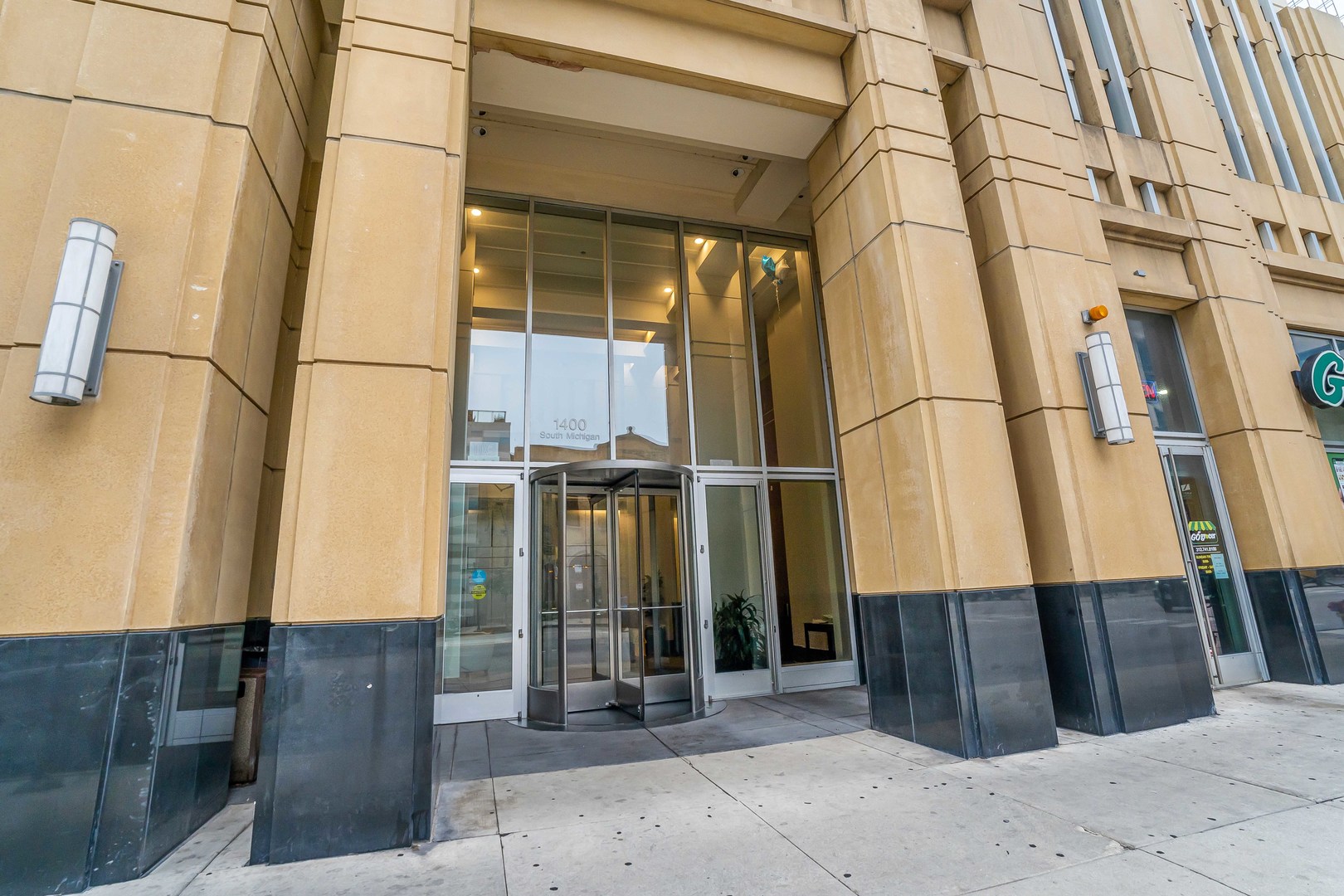 1400 S Michigan Avenue 1501 — photo