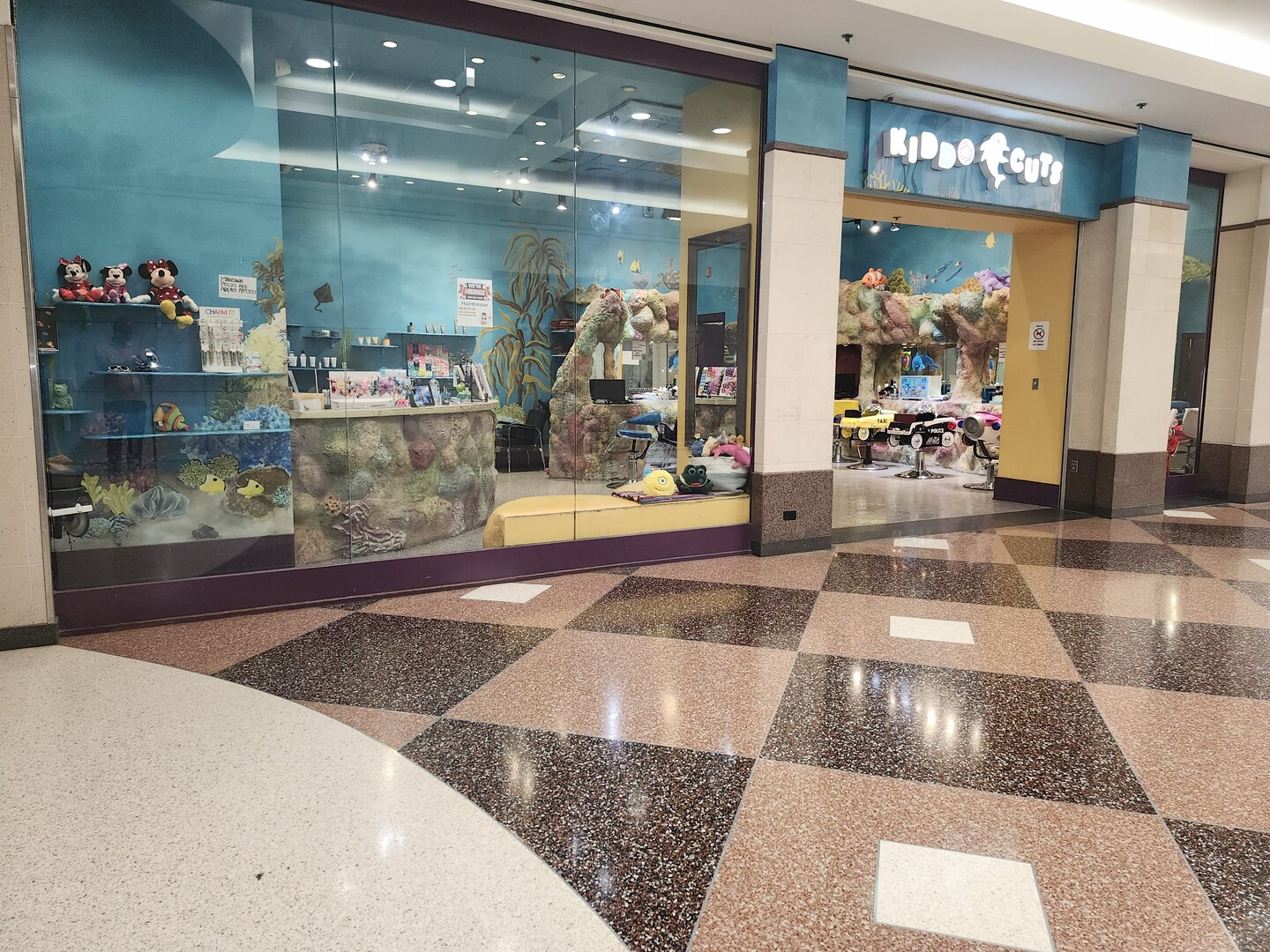 157 Yorktown Shopping Center H — photo