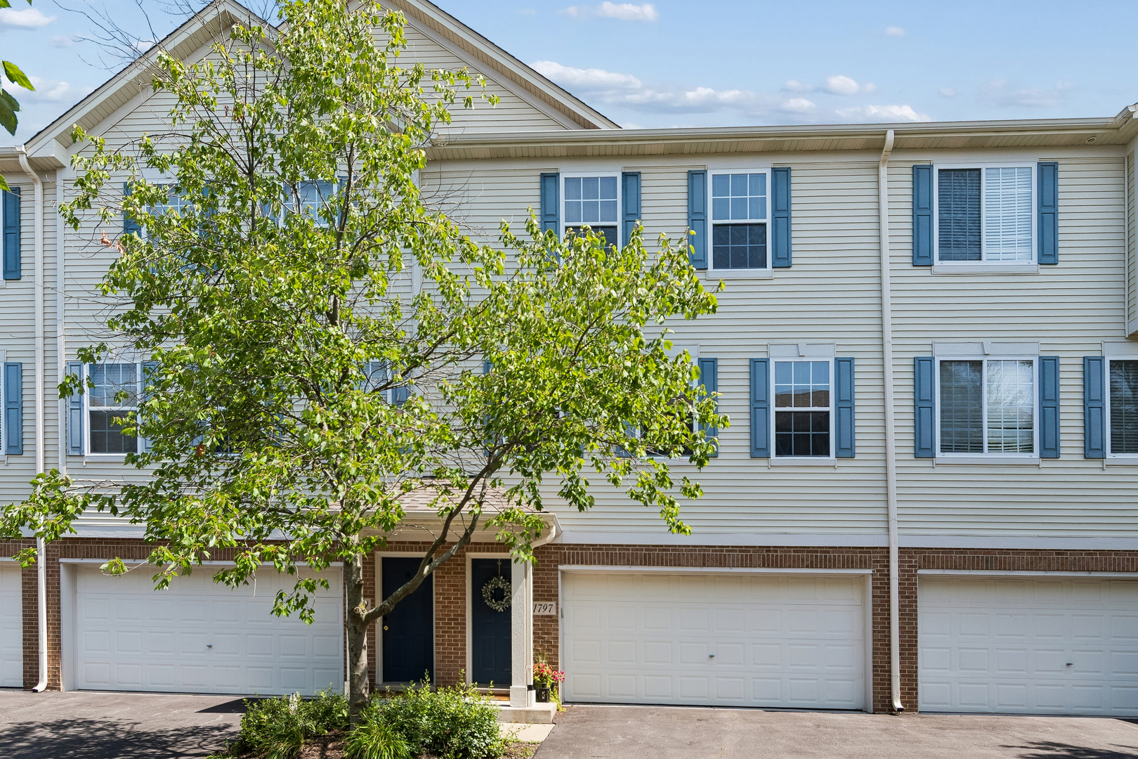 1797 Indian Hill Lane — photo