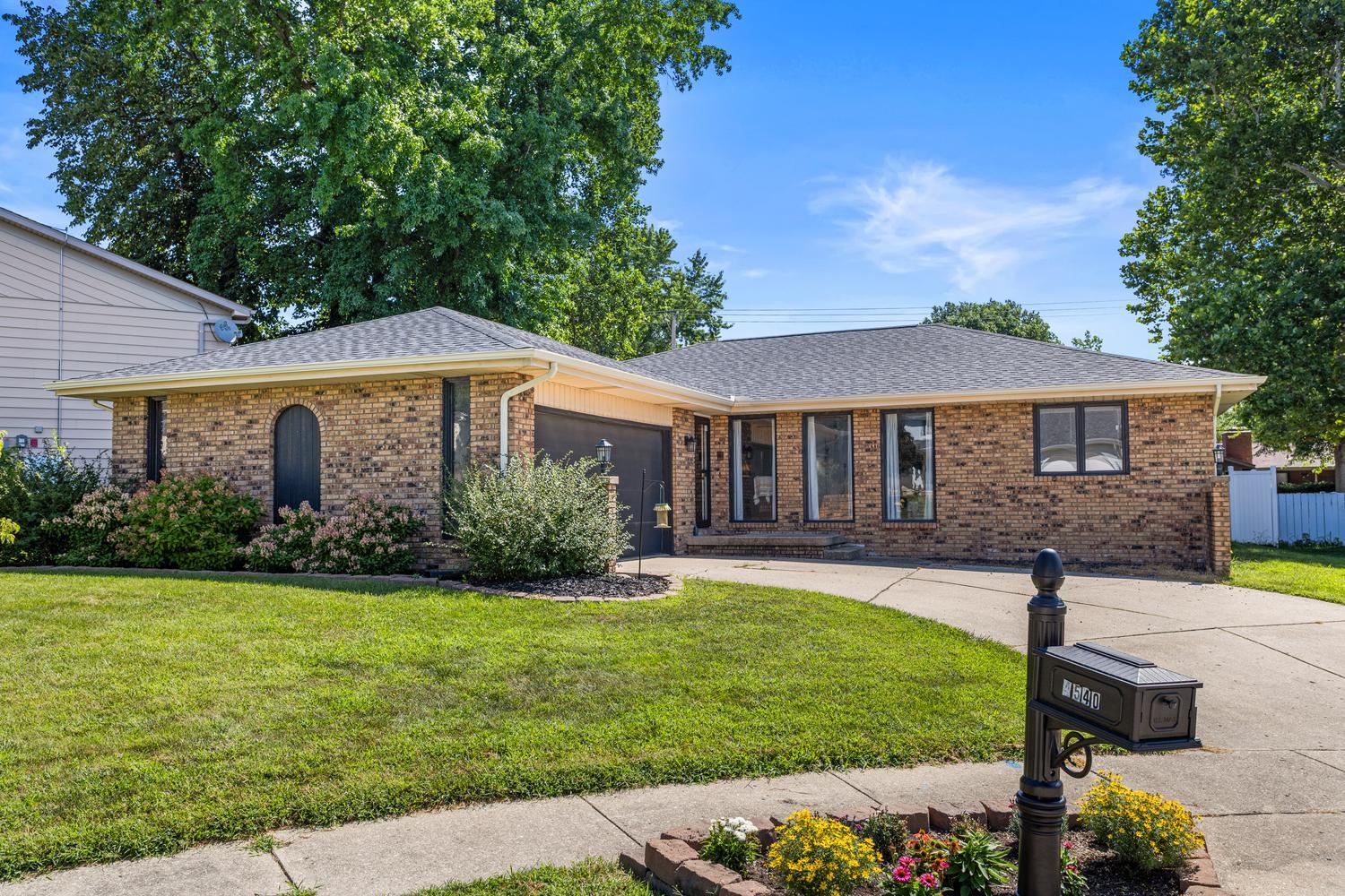 4540 Shadow Drive, Decatur, IL 62526 — photo 2