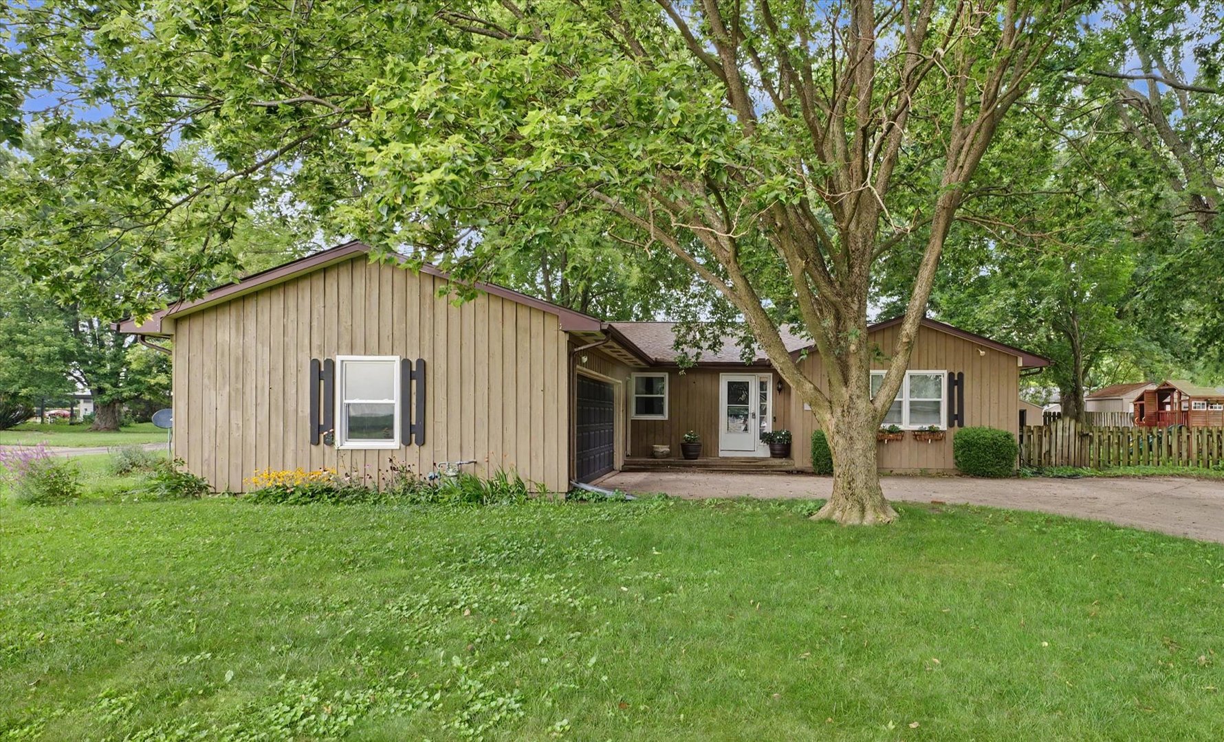 110 N Joy Drive — photo