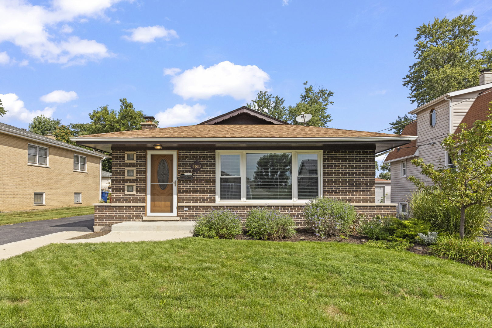 5902 W Maple Avenue, Berkeley, IL 60163 — photo 2