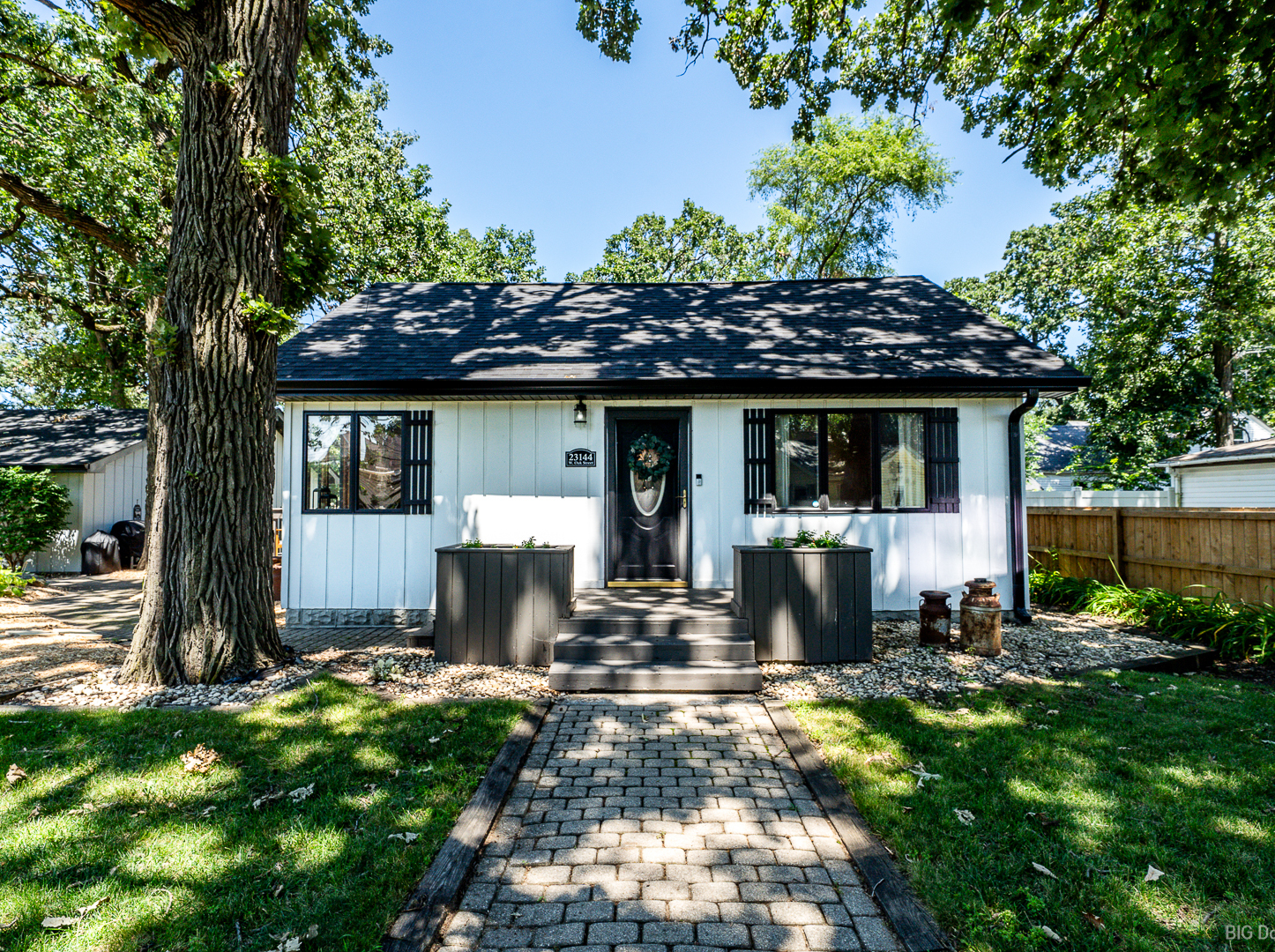 23144 W Oak Street — photo