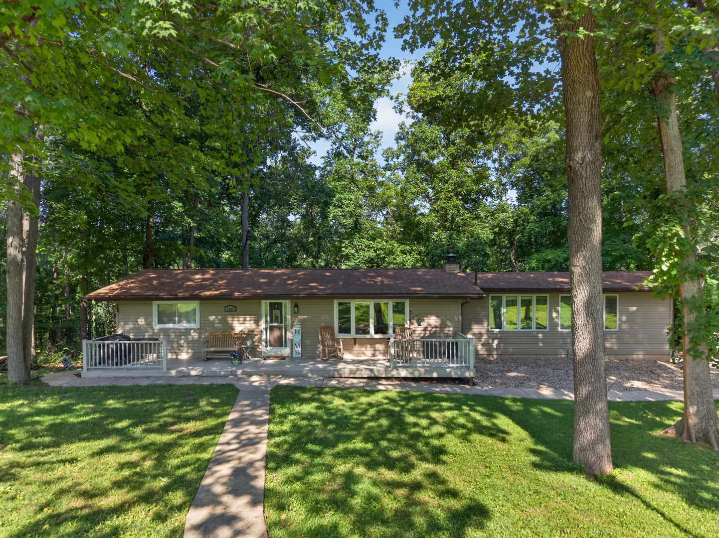 1669 Lakeside Court — photo
