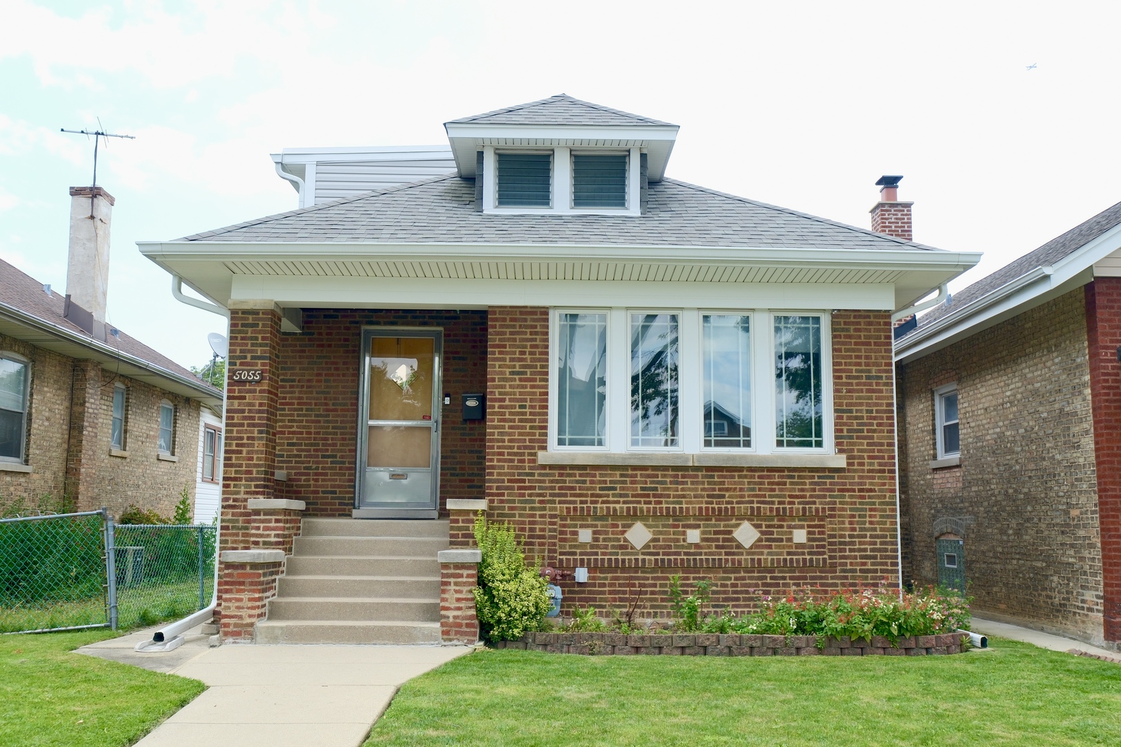 5055 N Keeler Avenue — photo