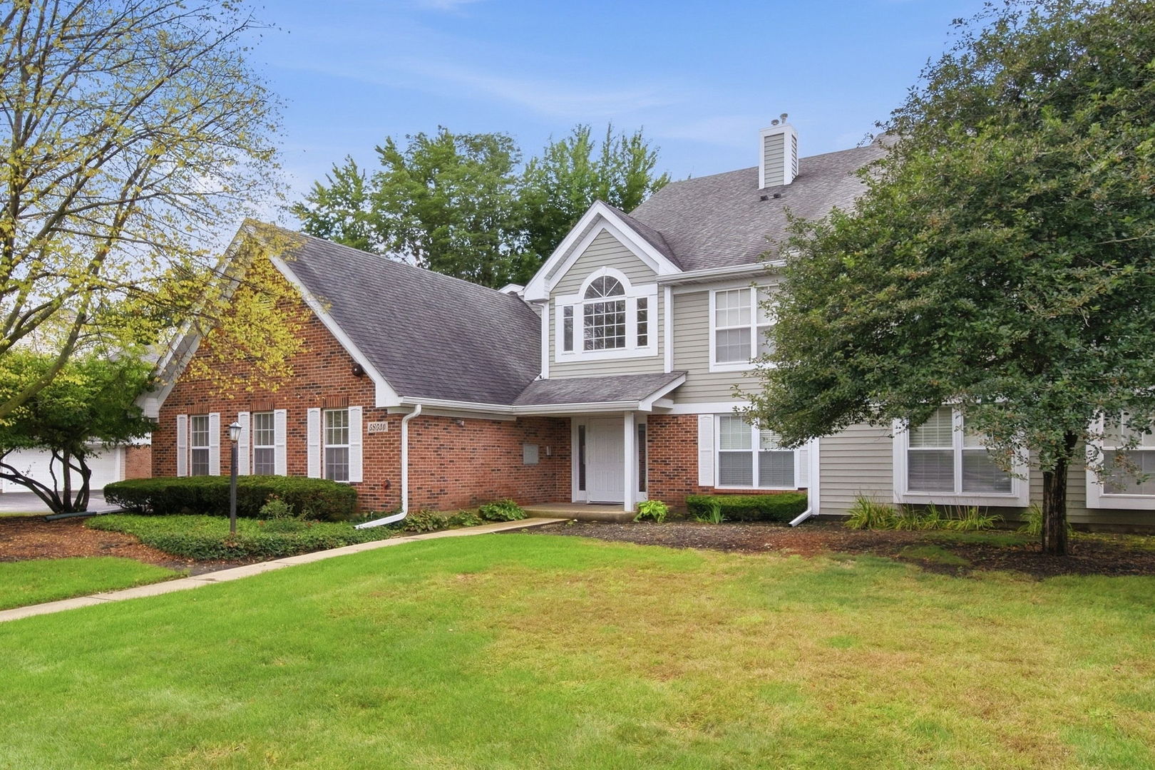 5S530 Paxton Drive a — photo
