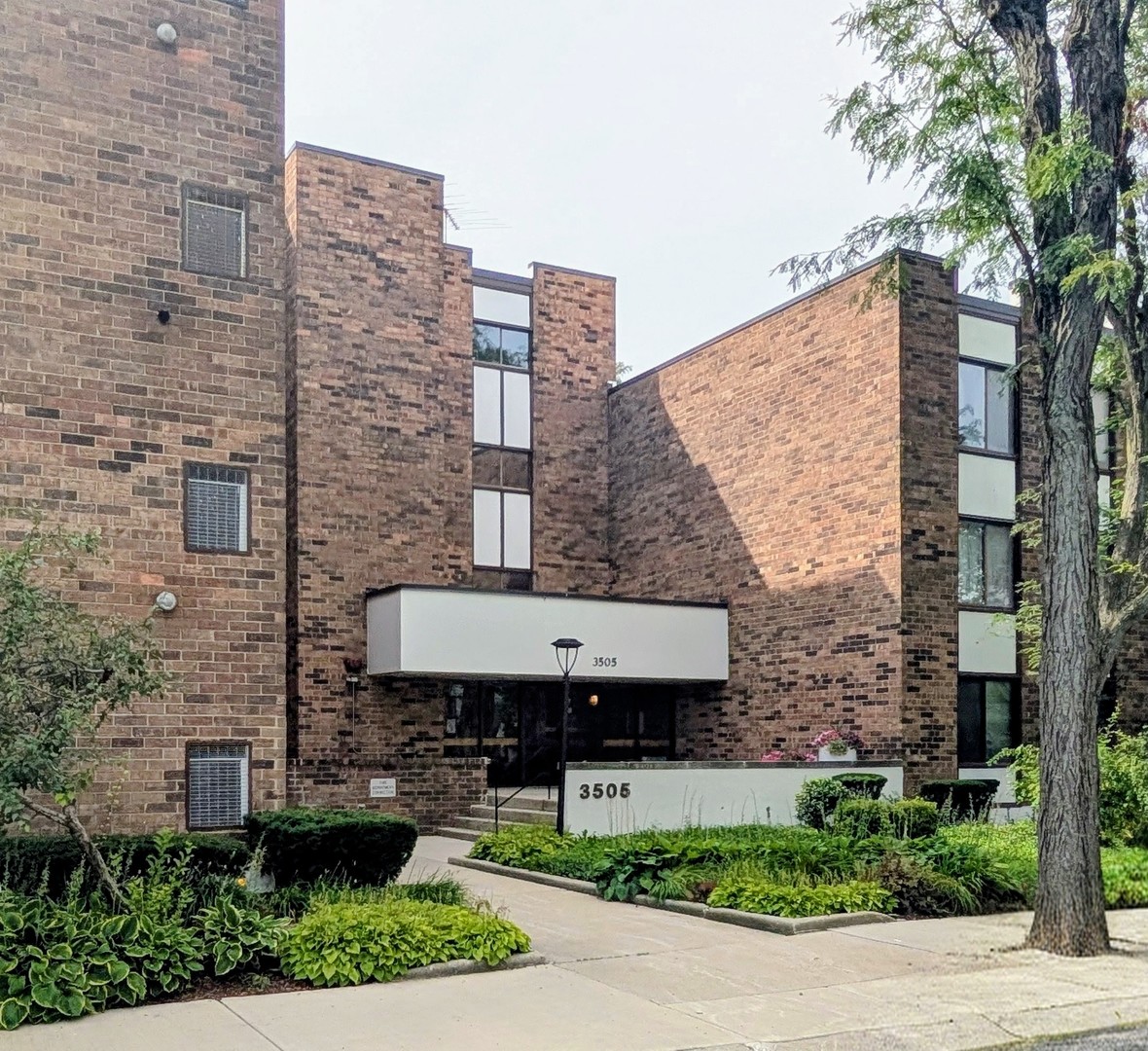 3505 Lakeview Drive 104 — photo