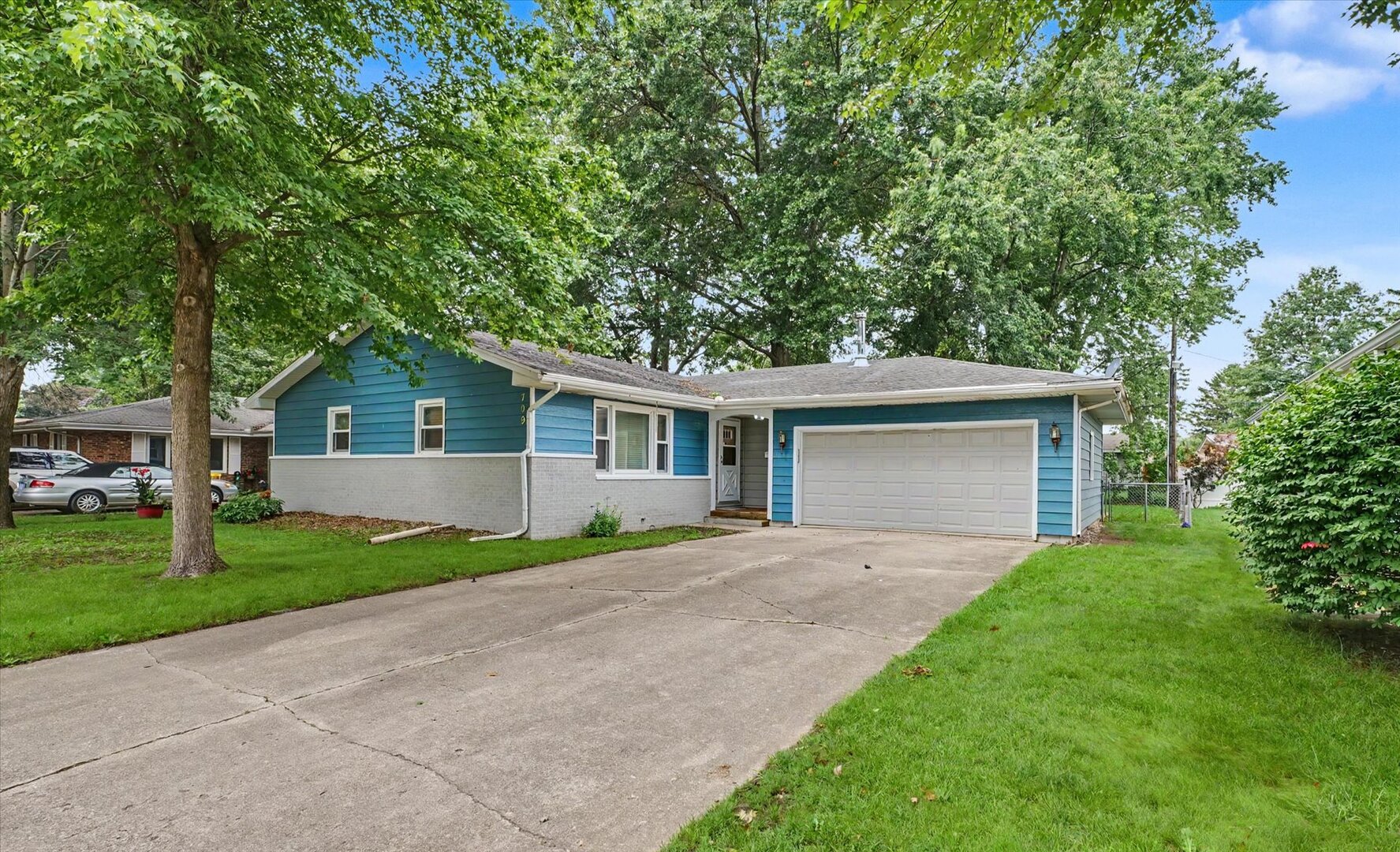 709 mikel dr, RANTOUL IL 61866 — photo 2