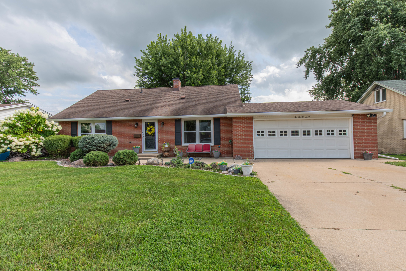 1027 W 3rd Street, Spring Valley, IL 61362