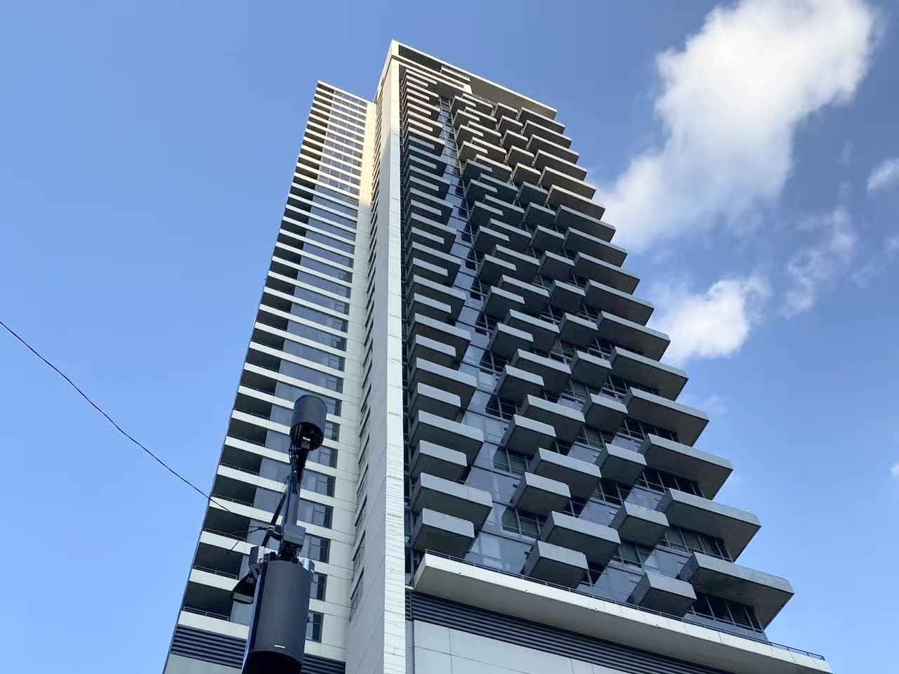 235 W Van Buren Street 2519 — photo