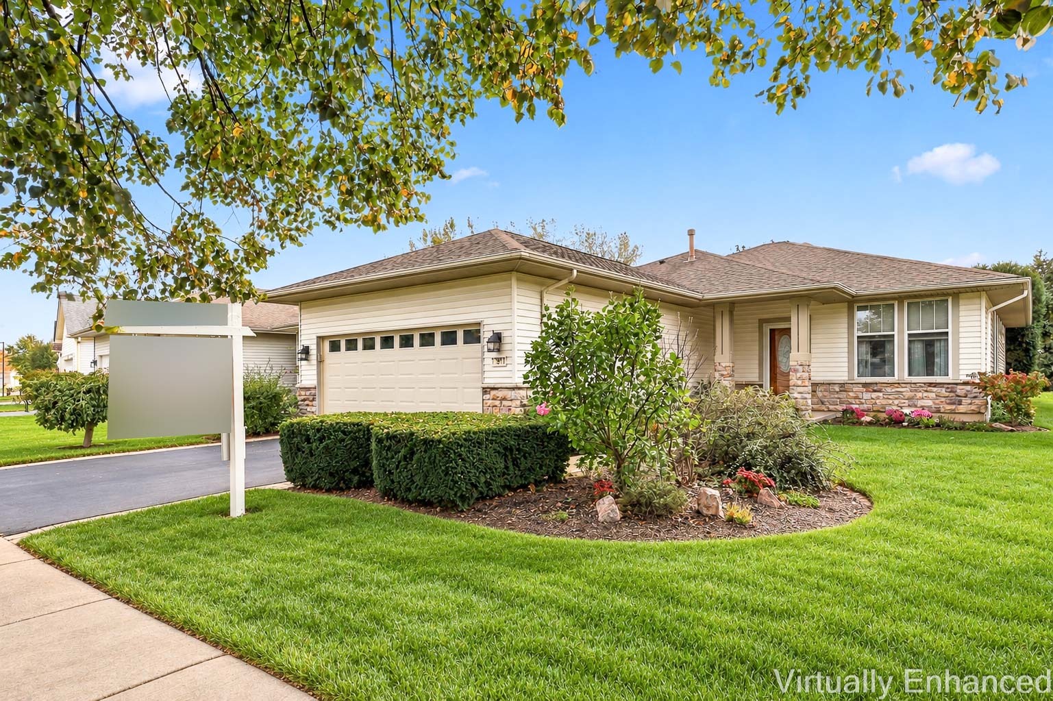 12901 Applewood Drive — photo