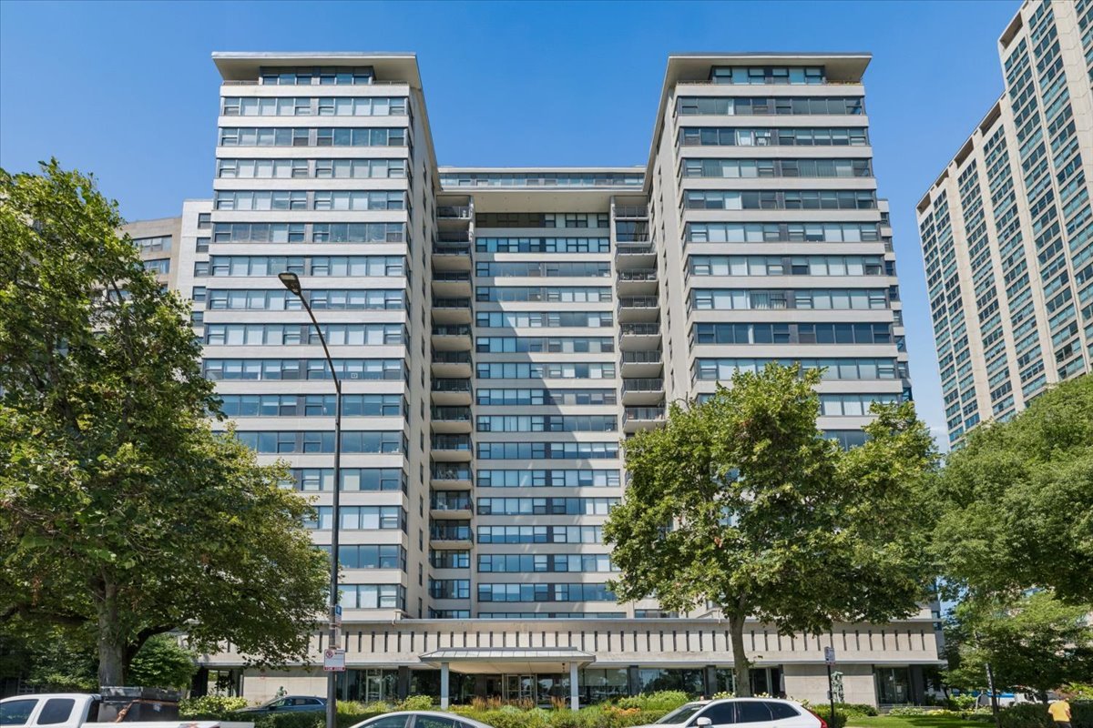 3440 N Lake Shore Drive 5G — photo
