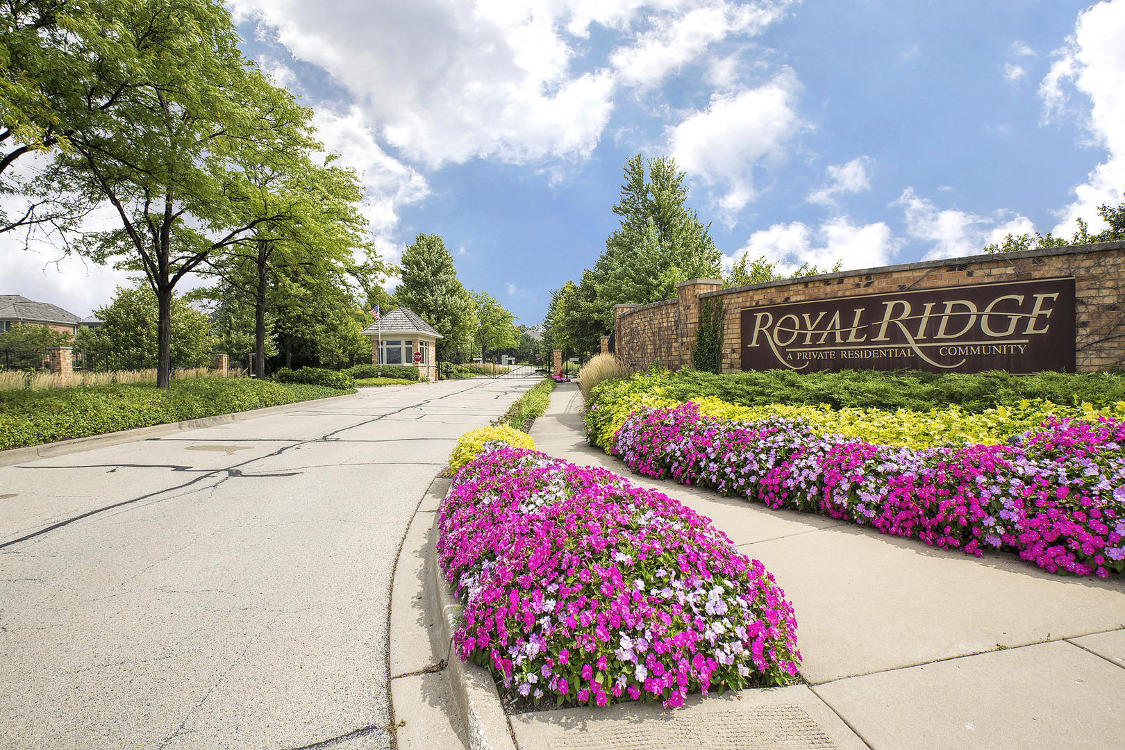 2269 Royal Ridge Drive, Northbrook, IL 60062 — photo 2