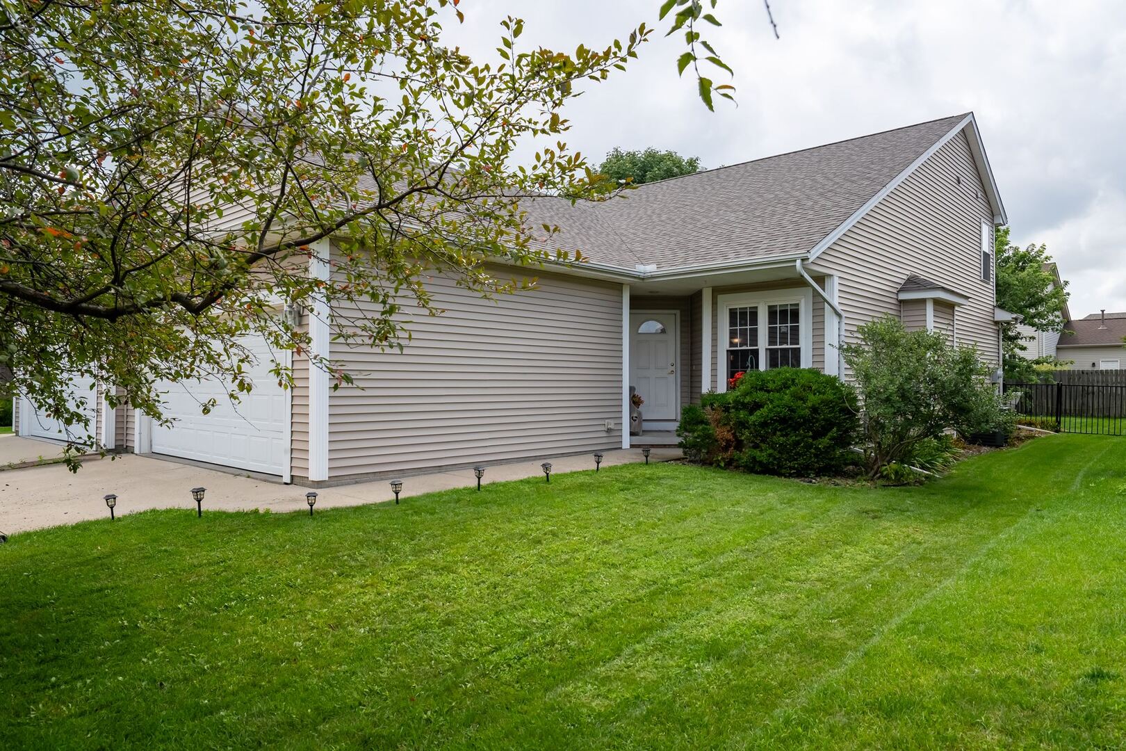 2915 E Raab Road, Normal, IL 61761 — photo 2