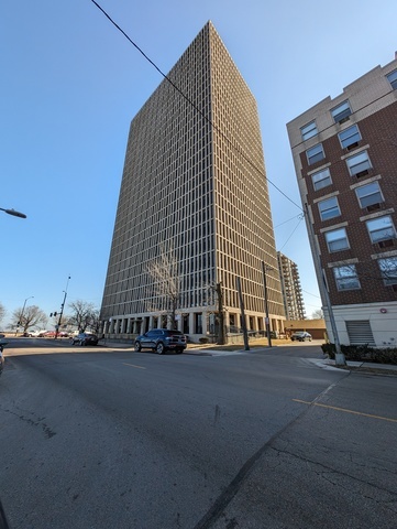 6700 S South Shore Drive Unit 15H — photo