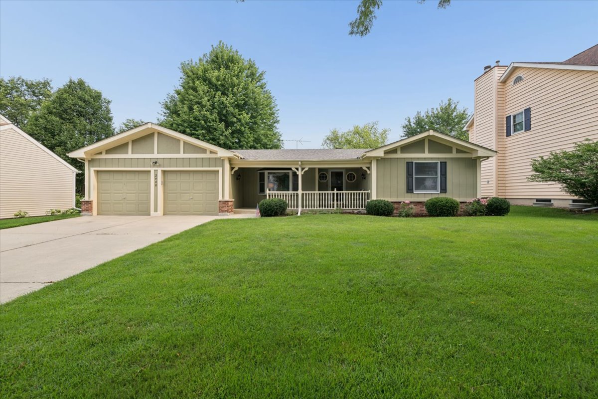 2440 Harbor Court — photo
