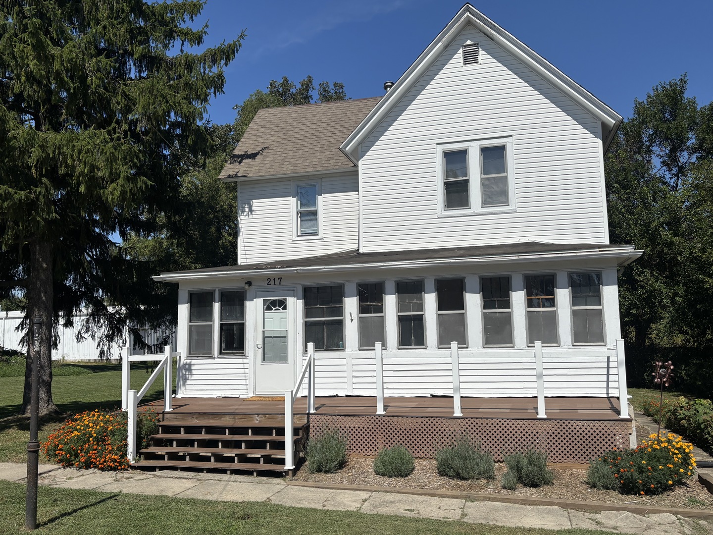 217 E Dorion Street — photo