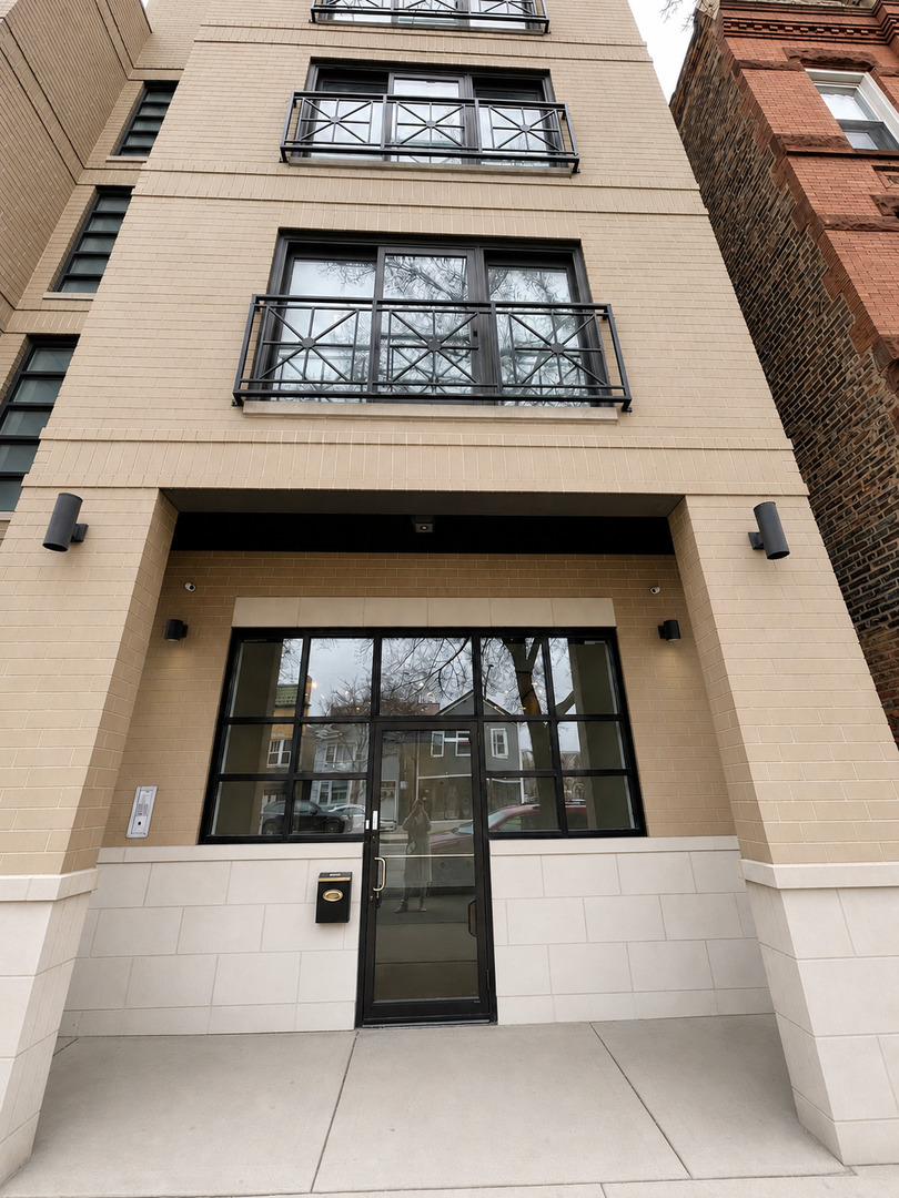 1451 N Ashland Avenue S — photo