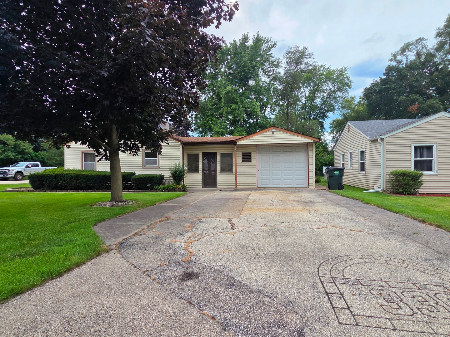 336 E Orchard Street — photo