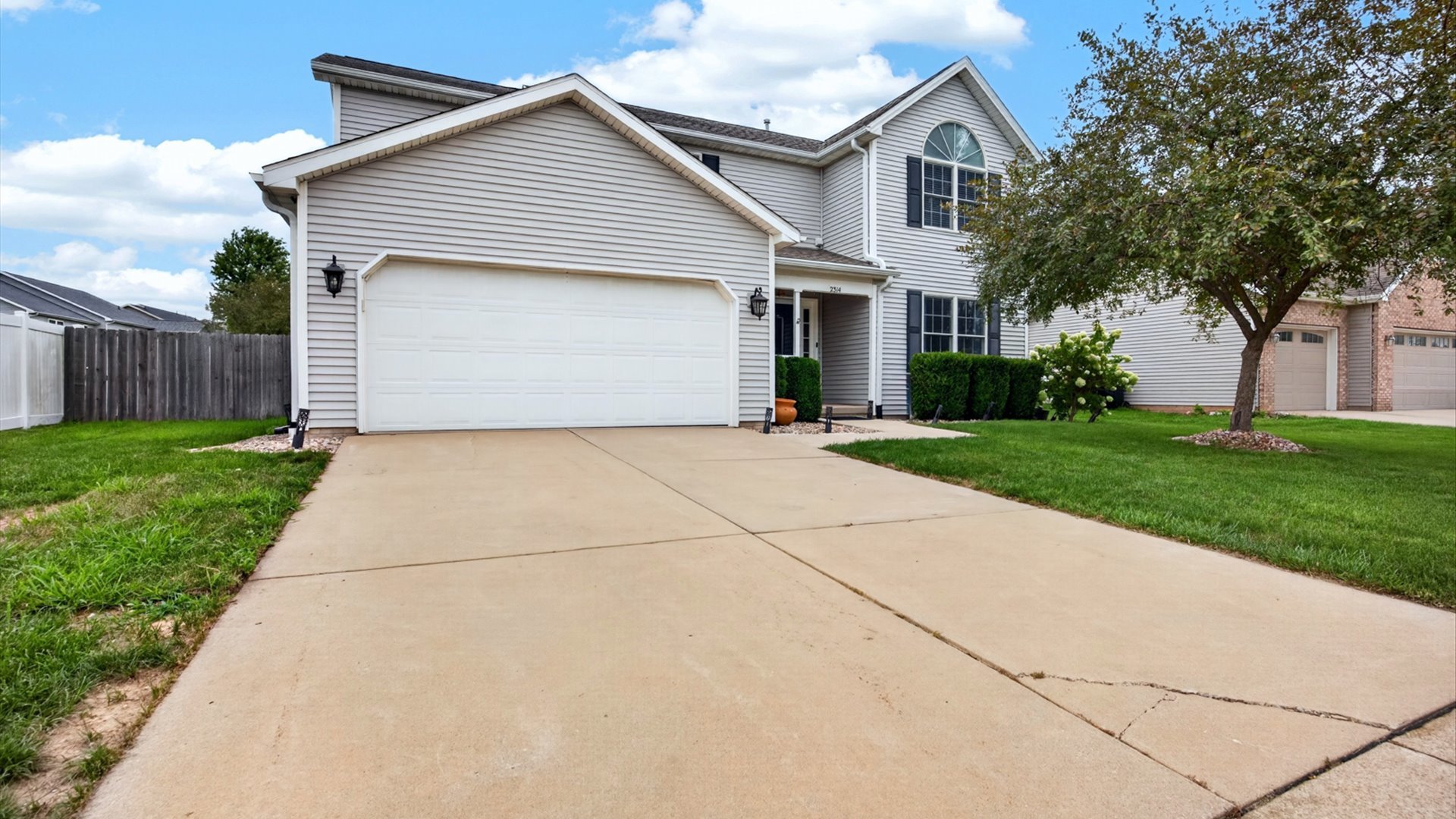 2314 Heather Ridge Drive, Normal, IL 61761 — photo 2